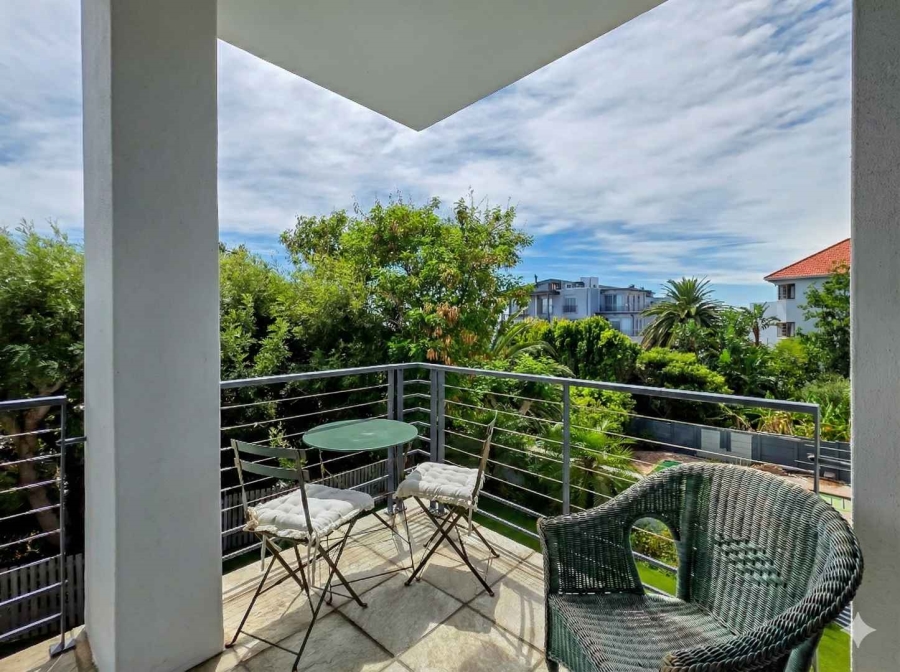 To Let 1 Bedroom Property for Rent in Green Point Western Cape